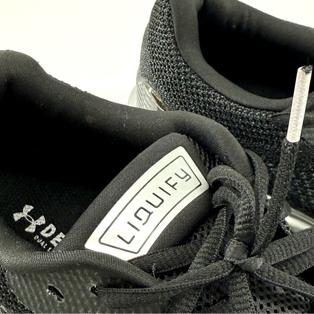Under Armour Deluxe Black Sneakers - Picture 8 of 8